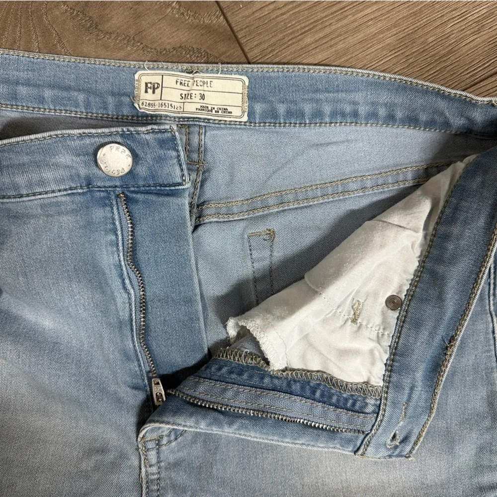 Free People Denim Light Wash Straight Leg high waisted Jeans size 30